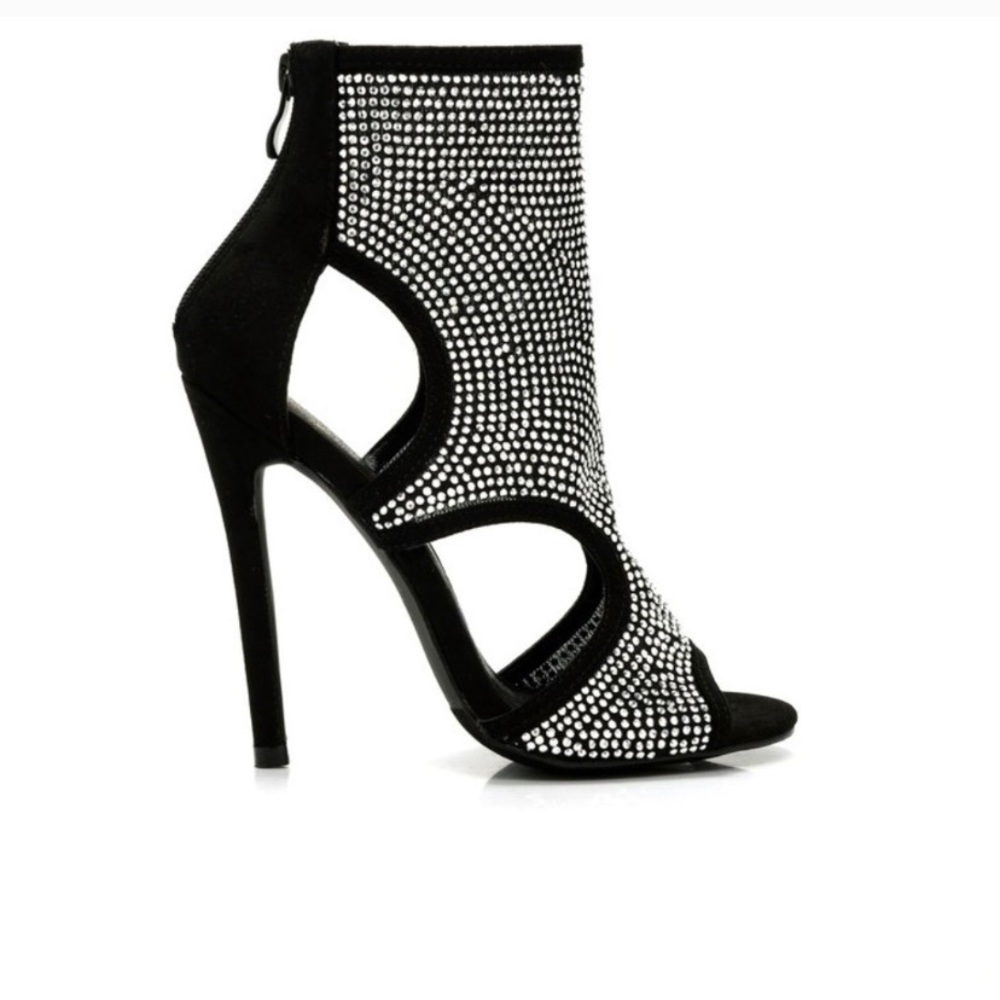 🔥 NEW Fashion Nova Studded Heels
